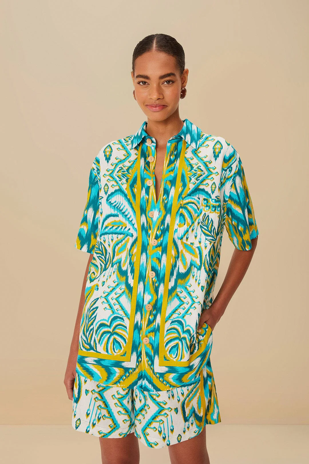 Sand Tropical Tapestry LENZING™ ECOVERO™ Euroflax™ Shorts